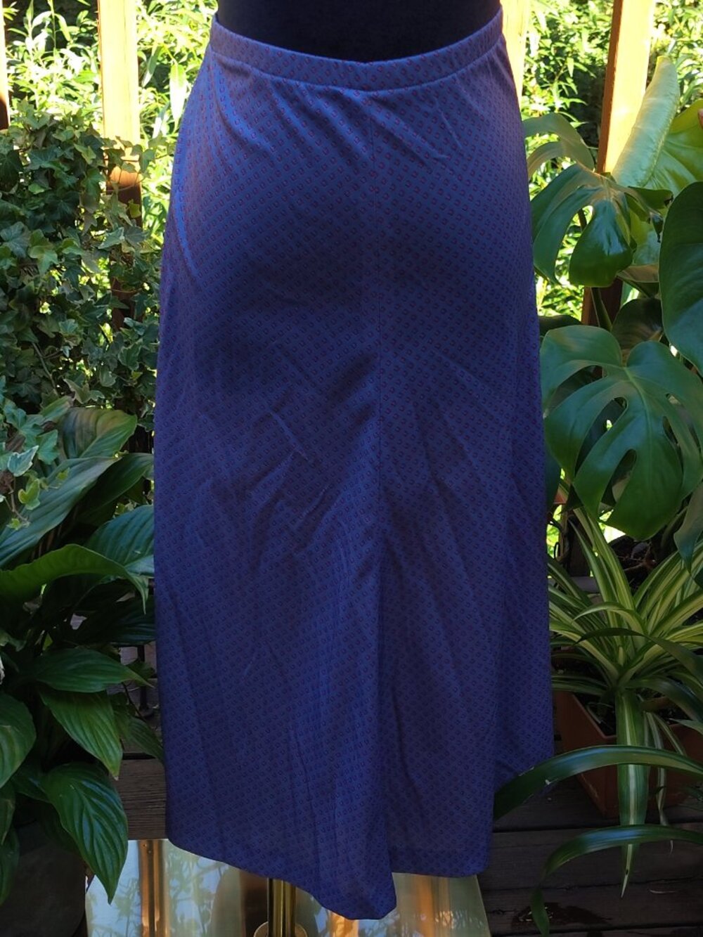 Purple Elastic Skirt Size 14, union made (item A10)